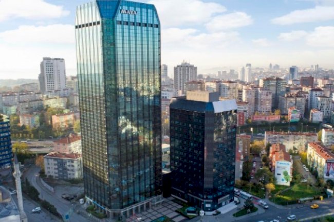 From A Commercial Plaza Office Living Areas: Maya Akar Center