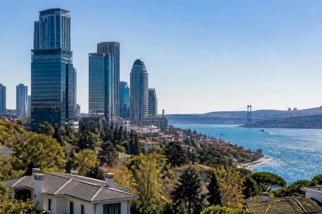 Büyükdere Caddesi’nde Plaza Ofisleri: Boşluk Oranları, Kira Pazarı ve Stratejik Yatırım Fırsatları
