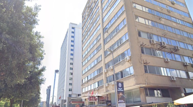 Dedeman İş Merkezi Yıldız Posta Cd. Kapalı otoparklı