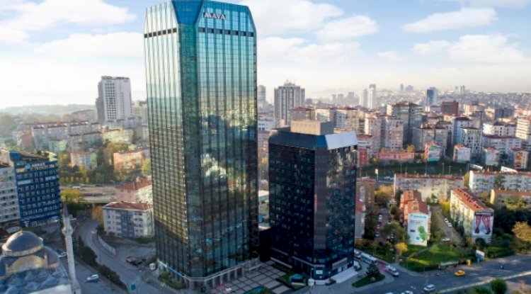 From A Commercial Plaza Office Living Areas: Maya Akar Center