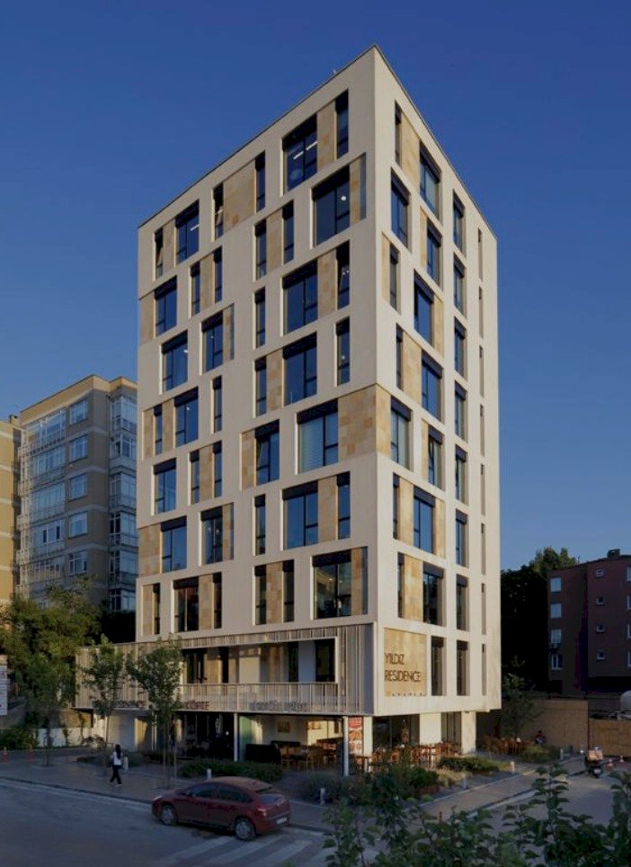 One of the Young Building Commercial Office Living Spaces in Gayrettepe: Yıldız Residence